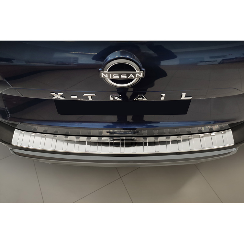 Protection de seuil arrière inox sur mesure pour Nissan X-Trail IV (T33) 2021- 'Ribs'