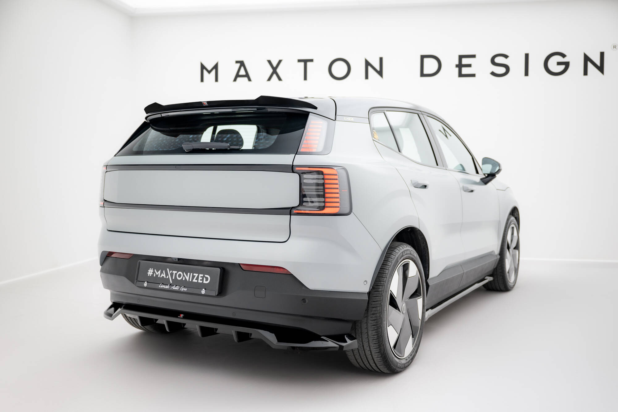 Achter diffuser Volvo EX30 MK1 Maxton Glanzend zwart