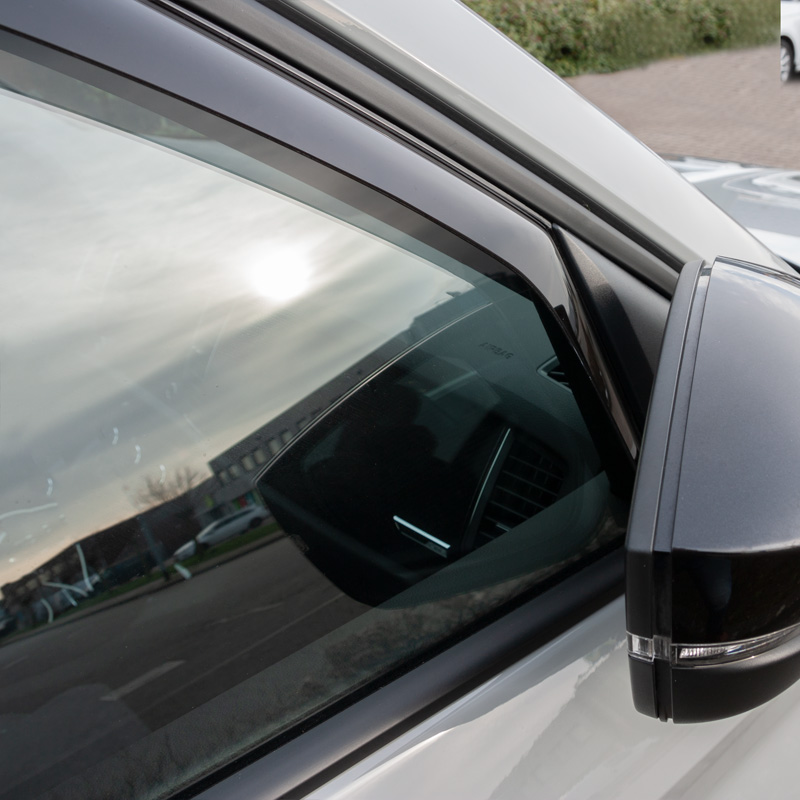 Déflecteurs latéraux Noir sur mesure pour Skoda Kodiaq 2017- (cadre de fenêtre noir)