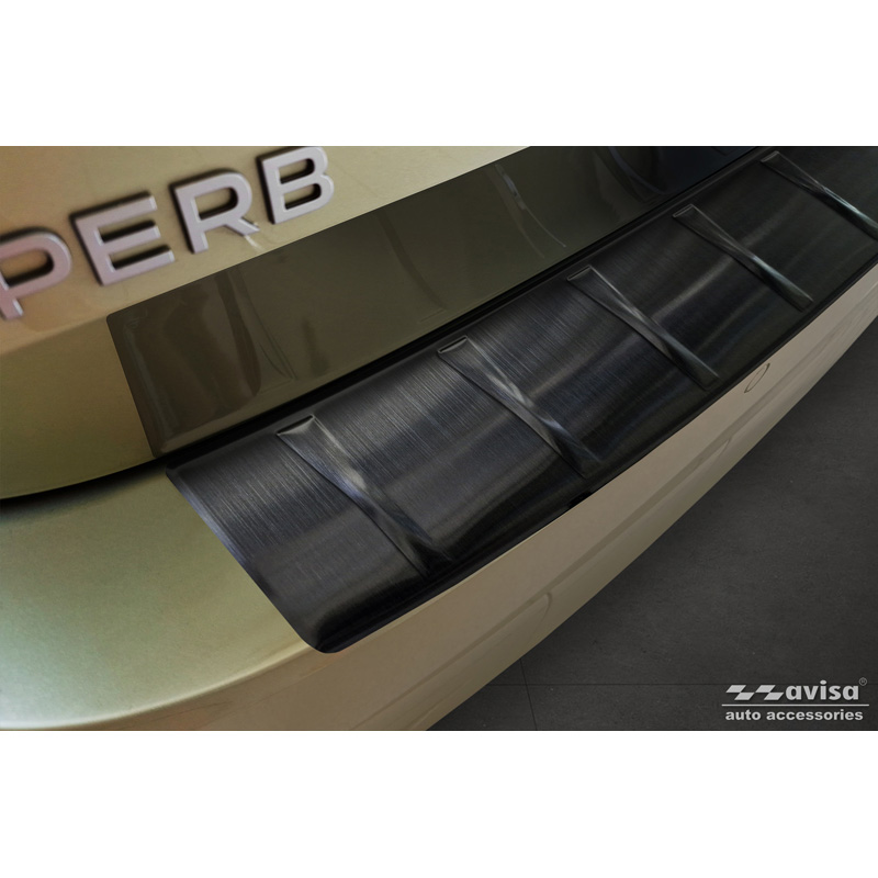 Protection de seuil arrière inox noir sur mesure pour Skoda Superb IV Combi 2023- 'Ribs'