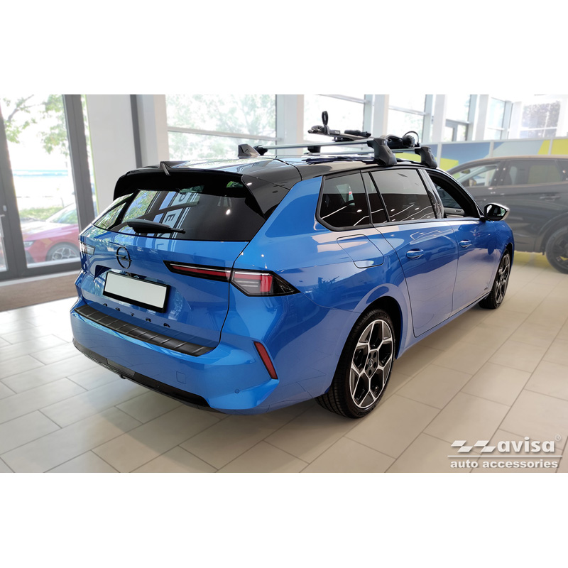Protection de seuil arrière inox noir sur mesure pour Opel Astra L Sportstourer 2022- 'Ribs'