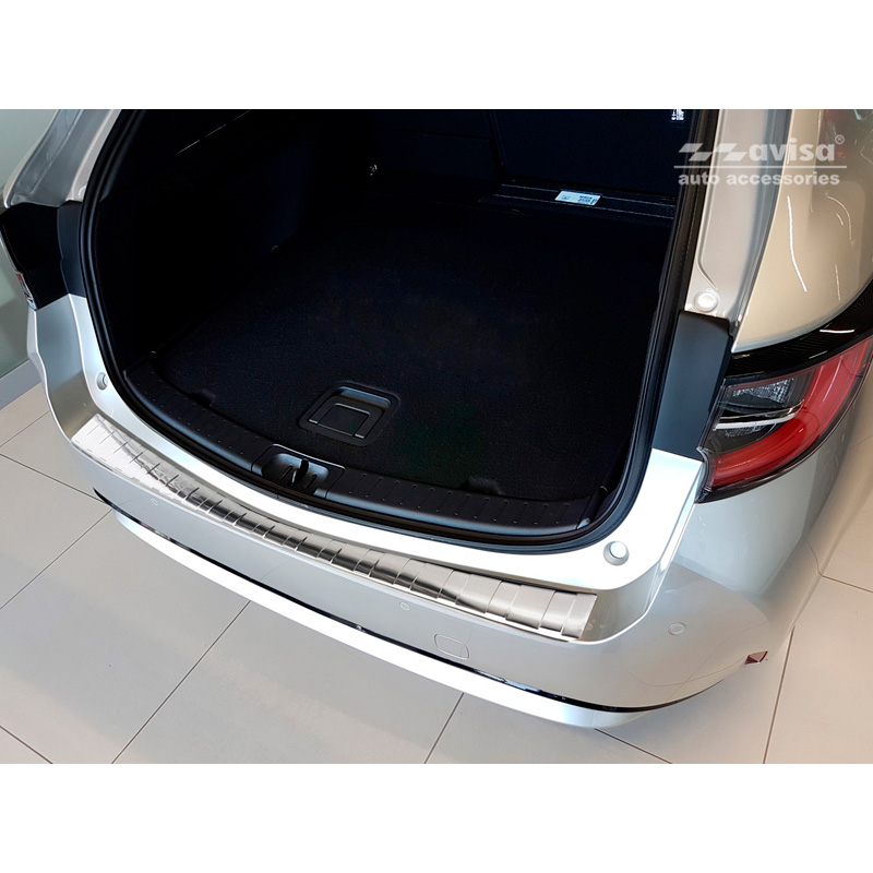 Protection de seuil arrière inox sur mesure pour Toyota Corolla XII Combi 2019- (incl. GR Sport) & Suzuki Swace Combi 2020- 'Ribs'