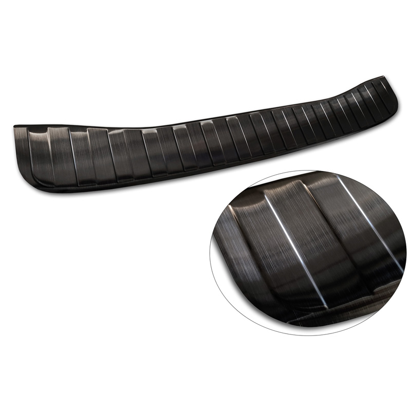Protection de seuil arrière inox noir sur mesure pour Toyota Corolla XII HB 2019- (incl. GR-Sport) 'Ribs'