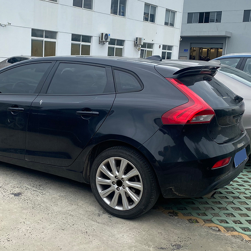Becquet de toit (Spoiler Cap) sur mesure pour Volvo V40 2012-2019 incl. R-Design (ABS Noir Luisant)