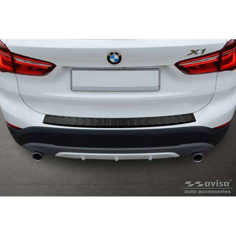 Protection de seuil arrière inox noir mat sur mesure pour BMW X1 (F48) 2015-2022 'Ribs'