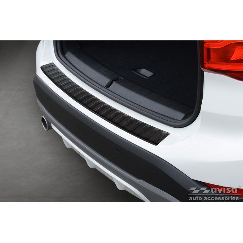 Protection de seuil arrière inox noir mat sur mesure pour BMW X1 (F48) 2015-2022 'Ribs'
