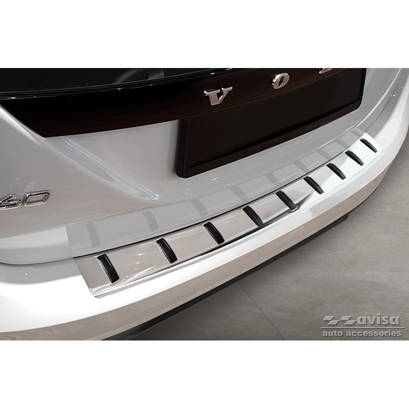 Protection de seuil arrière inox sur mesure pour Volvo V60 2010-2018 & V60 Cross country 2015-2018 'STRONG EDITION'