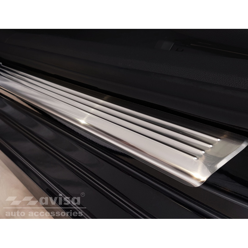 Seuils de portes inoxydable sur mesure pour Skoda Octavia IV Sedan/Kombi 2020-2024 & FL 2024- 'Lines' - 4-pièces