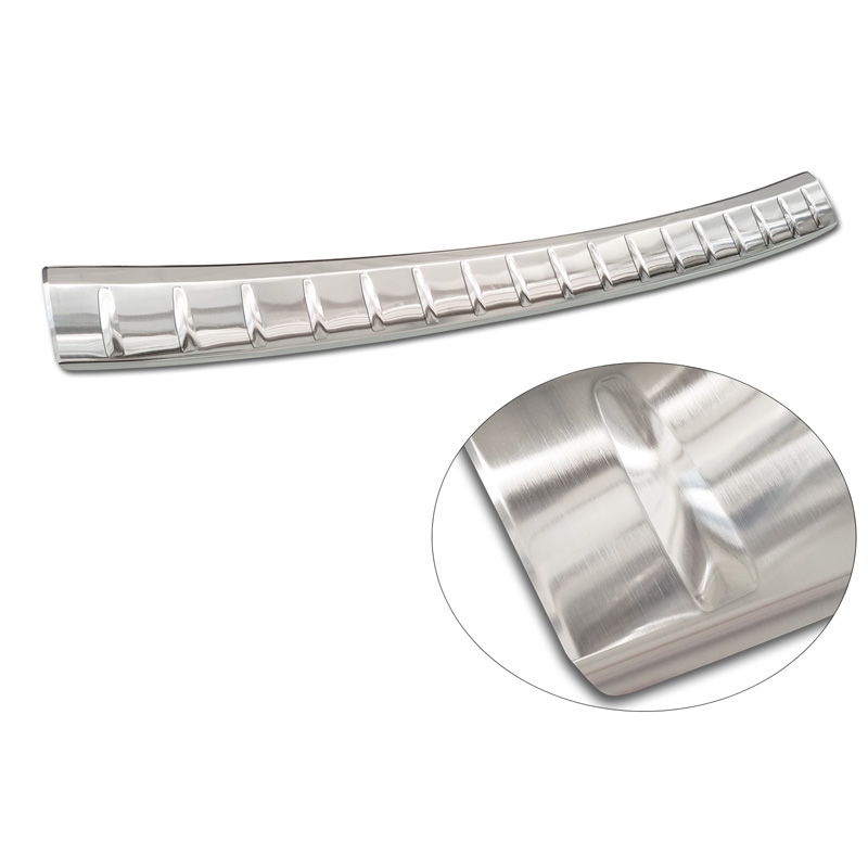 Protection de seuil arrière inox sur mesure pour BMW 2 Active Tourer F45 2013-2021 avec Pacquet-M 'Ribs'