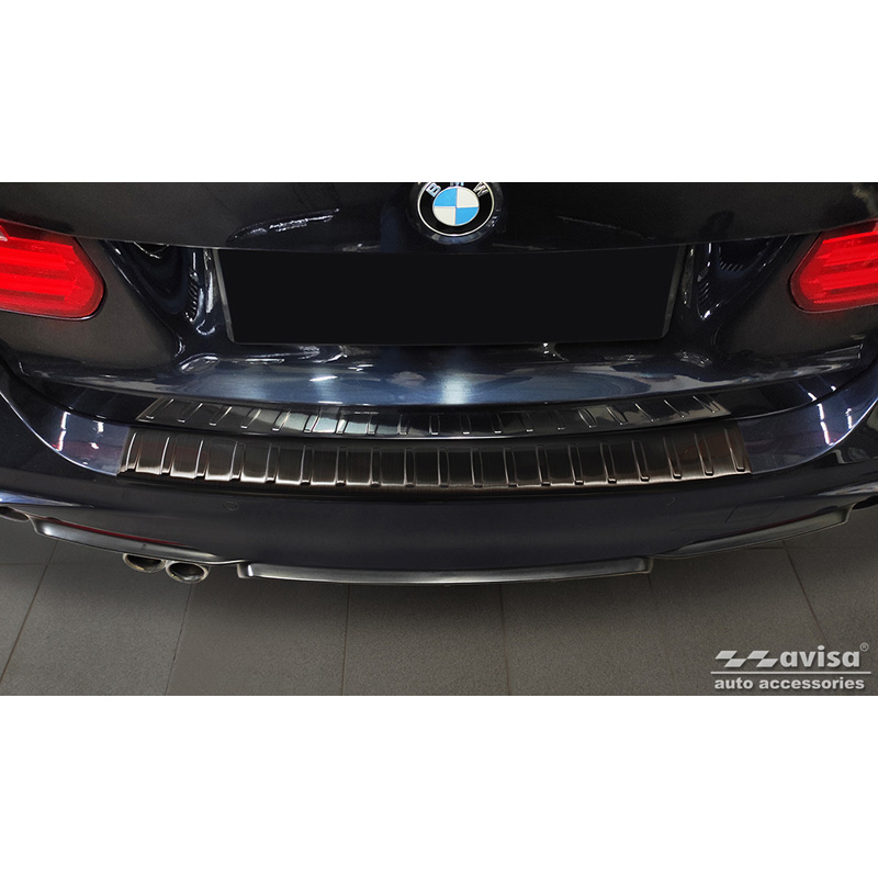 Protection de seuil arrière inox noir sur mesure pour BMW Série-3 (F31) Touring 2012-2015 & FL 2015-2019 'Ribs'