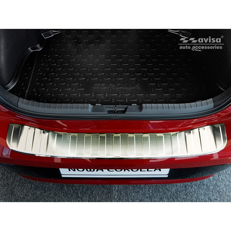Protection de seuil arrière inox sur mesure pour Toyota Corolla XII HB 2019- (incl. GR-Sport) 'Ribs'
