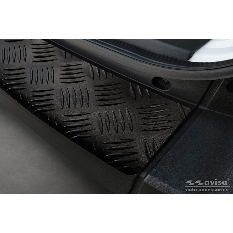 Protection de seuil arrière en aluminium noir mat sur mesure pour Volkswagen Crafter & MAN TGE 2017- 'Riffled Plate'