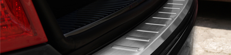 Protection de seuil arrière inox sur mesure pour Mercedes Classe-C W204 Kombi 2007-2011 (incl. AMG) 'Ribs'