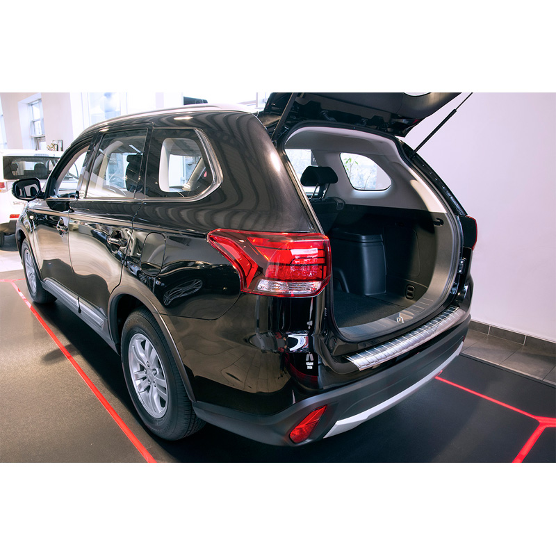 Protection de seuil arrière inox sur mesure pour Mitsubishi Outlander 2015- 'Ribs'