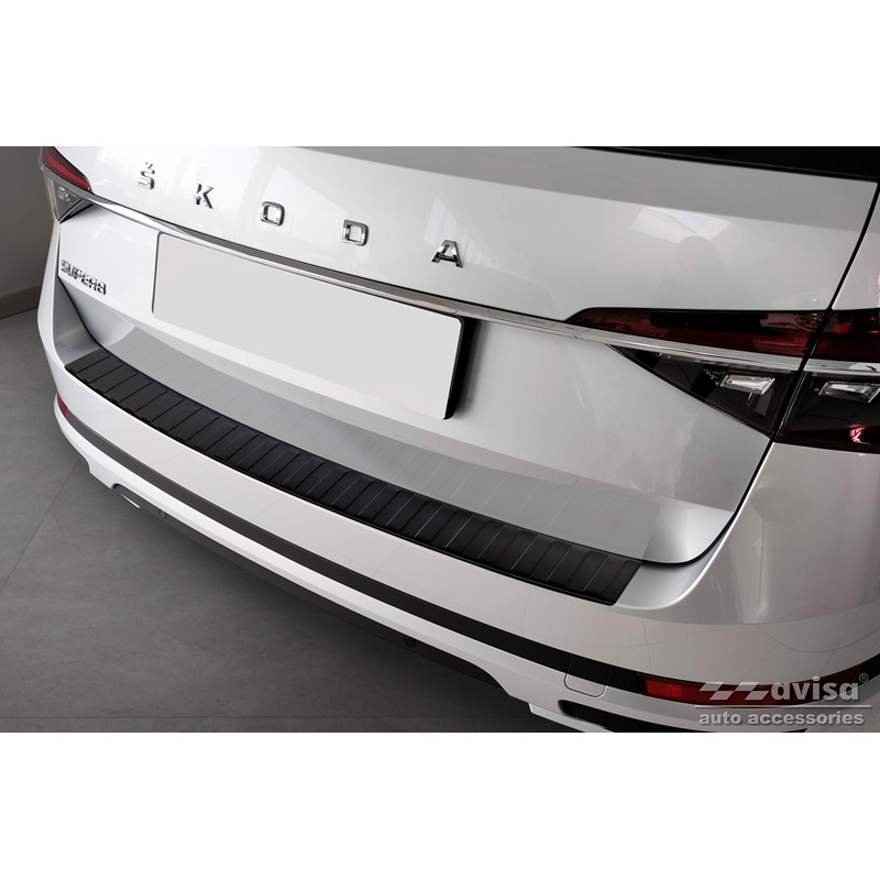 Protection de seuil arrière inox noir mat sur mesure pour Skoda Superb III Combi 2015-2019 & Facelift 2019-2024 incl. Scout 'Ribs'