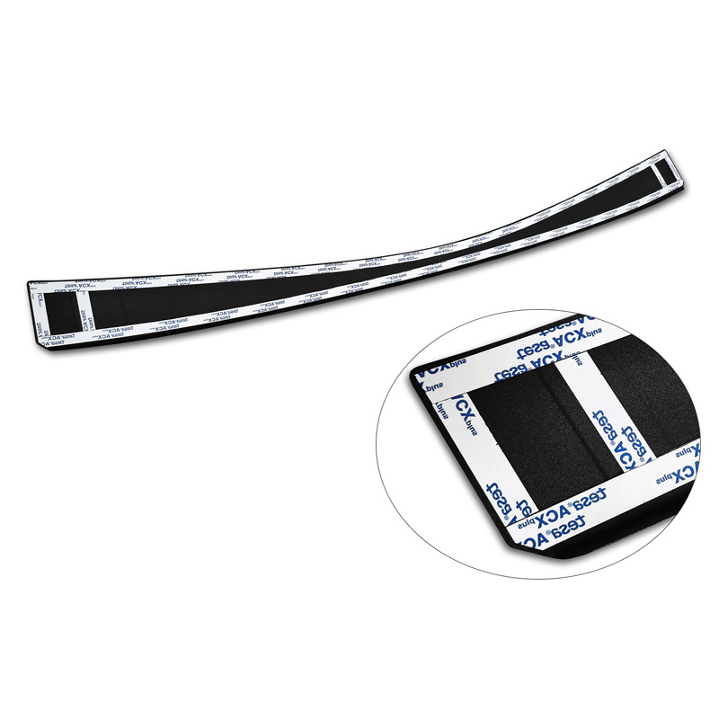 Protection de seuil arrière inox noir mat sur mesure pour Toyota Corolla XII Combi 2019- (incl. GR Sport) & Suzuki Swace Combi 2020- 'Ribs'