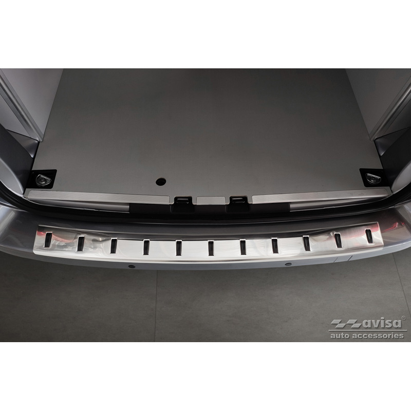 Protection de seuil arrière inox sur mesure pour Citroën Space Tourer & Jumpy 2016- / Peugeot Traveller & Expert 2016- / Toyota Proace Verso 2016- / Opel Vivaro & Zafira Life 2019- 'STRONG EDITION'