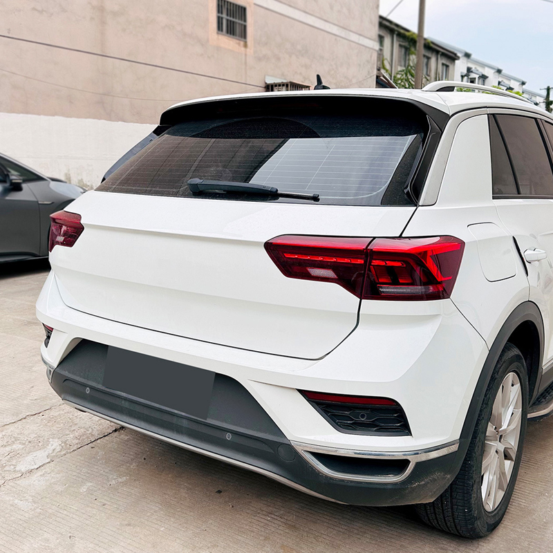 Jeu de déflecteurs d'air lunette arrière sur mesure pour Volkswagen T-Roc (A11) 2017- (ABS Noir Luisant)