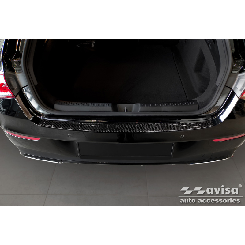 Protection de seuil arrière carboné 3D sur mesure pour Mercedes CLA II (X118) Shooting Brake 2019- 'Ribs'