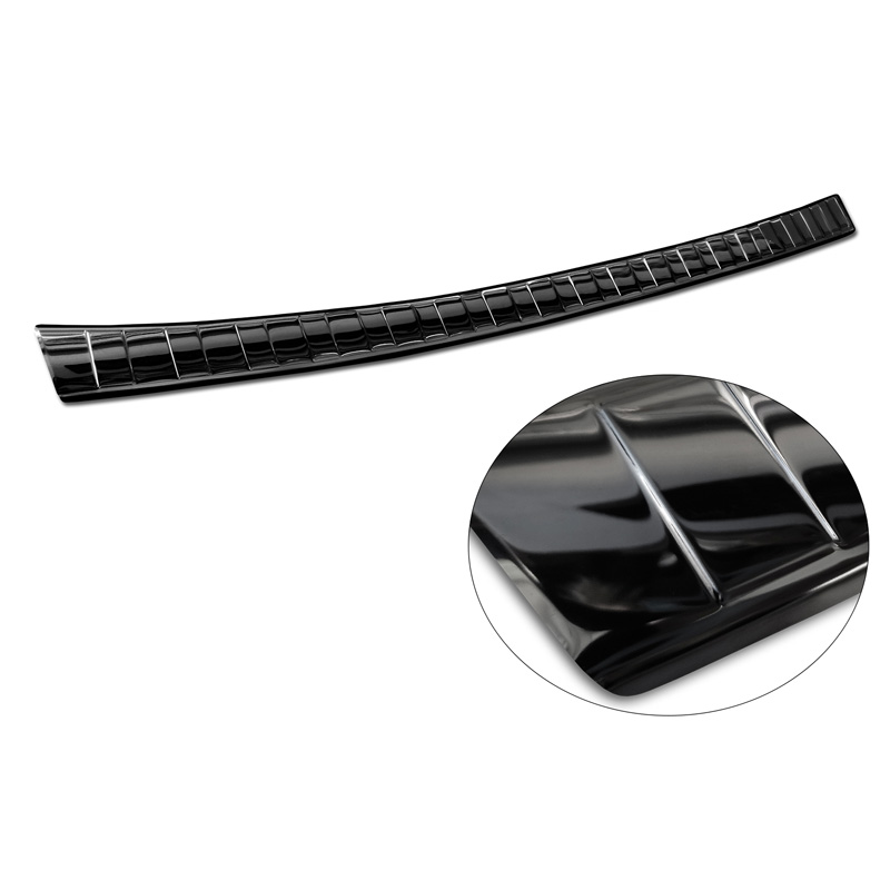 Protection de seuil arrière inox Noir-Chromé sur mesure pour Toyota RAV4 V 2018- & Suzuki Across 2020- 'Ribs'