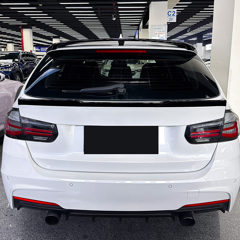 Aileron arrière inférieur sur mesure pour BMW Série 3 F31 Touring 2012-2019 (ABS Noir Luisant)