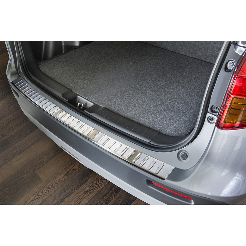 Protection de seuil arrière inox sur mesure pour Suzuki Vitara II 2015-2018 & Facelift 2018- 'Ribs'