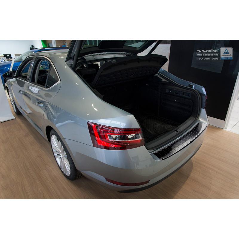 Protection de seuil arrière inox noir sur mesure pour Skoda Superb 3V Liftback 2015- 'Ribs'
