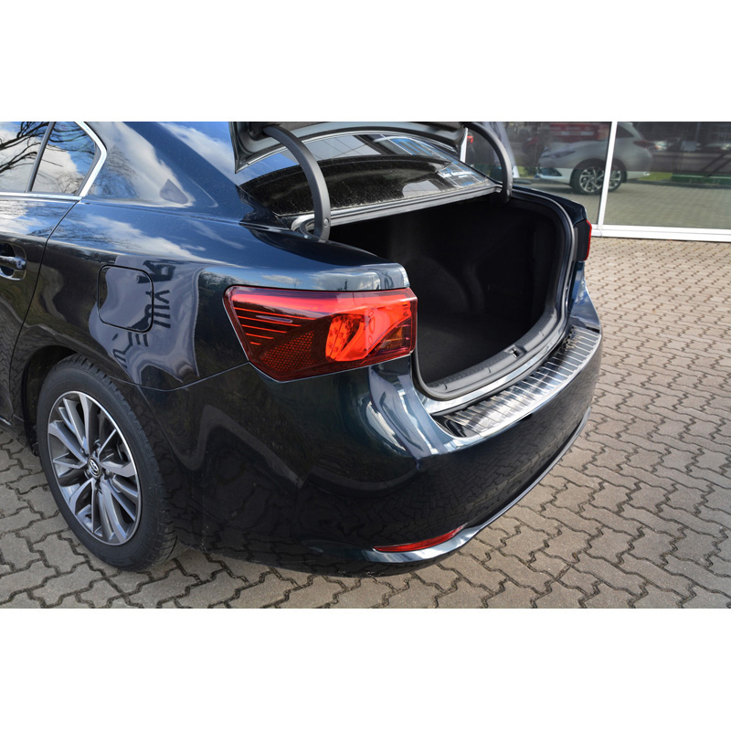 Protection de seuil arrière inox sur mesure pour Toyota Avensis III Sedan Facelift 2015- 'Ribs'