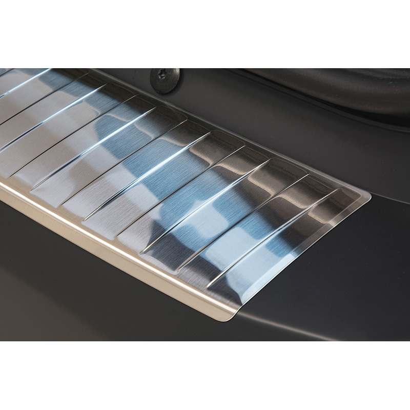 Protection de seuil arrière inox sur mesure pour Dacia Sandero II 2012-2020 'Ribs' (2-pièces)