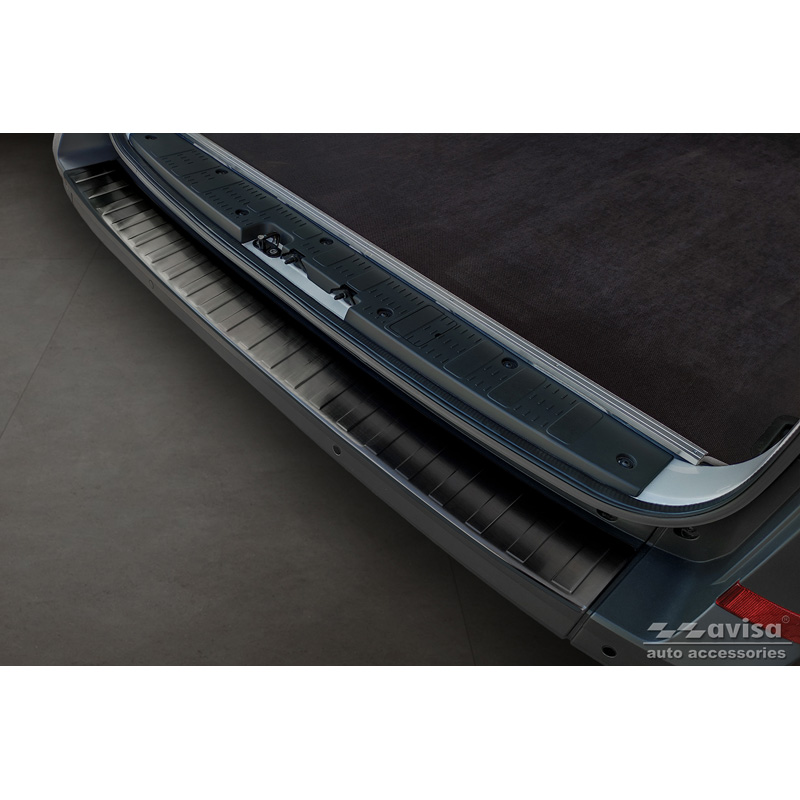 Protection de seuil arrière inox noir sur mesure pour Volkswagen Crafter & MAN TGE 2017- 'Ribs' ('XL'-version)