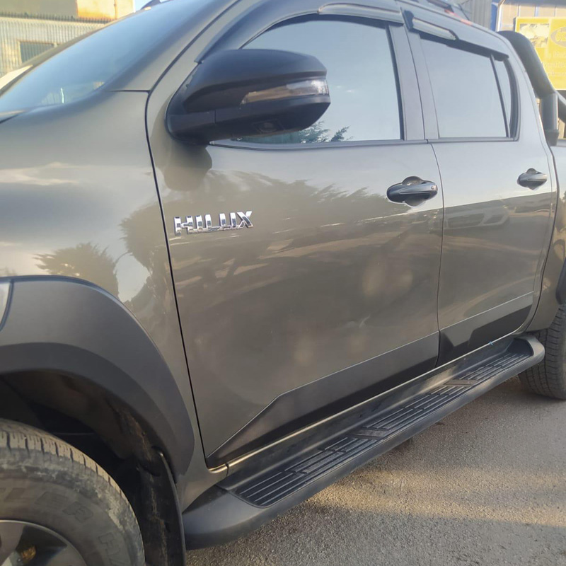 Jeu de baguettes de porte sur mesure pour Toyota Hilux 8ème Gen. 2015- - Version 2 - Noir mat