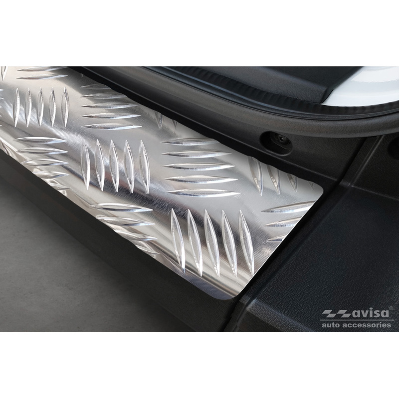 Protection de seuil arrière inox sur mesure pour Volkswagen Crafter & MAN TGE 2017- 'Riffled' ('XL'-version)