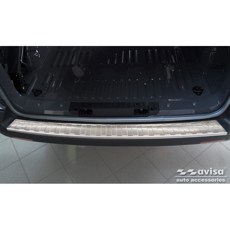 Protection de seuil arrière inox sur mesure pour VW Transporter T5 2003-2015 (tous) & T6 2015- / FL 2019- (portes arrière) 'XL' 'Ribs'