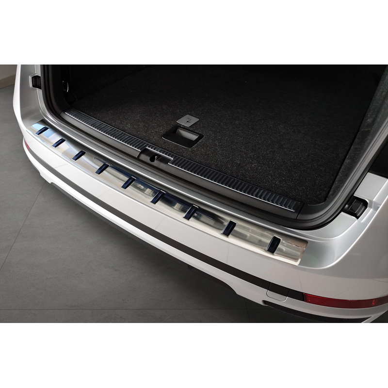 Protection de seuil arrière inox sur mesure pour Skoda Superb III Combi 2015-2023 incl. Scout 'STRONG EDITION'