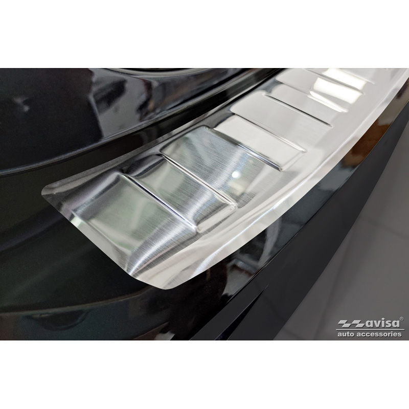 Protection de seuil arrière inox sur mesure pour Volkswagen Golf VIII Variant 2020-2024 & FL 2024- 'Ribs'
