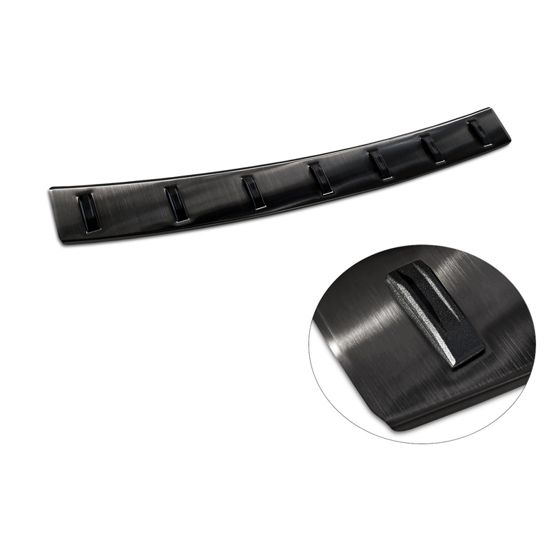 Protection de seuil arrière inox noir sur mesure pour Skoda Fabia III Combi 2014-2018 'STRONG EDITION'
