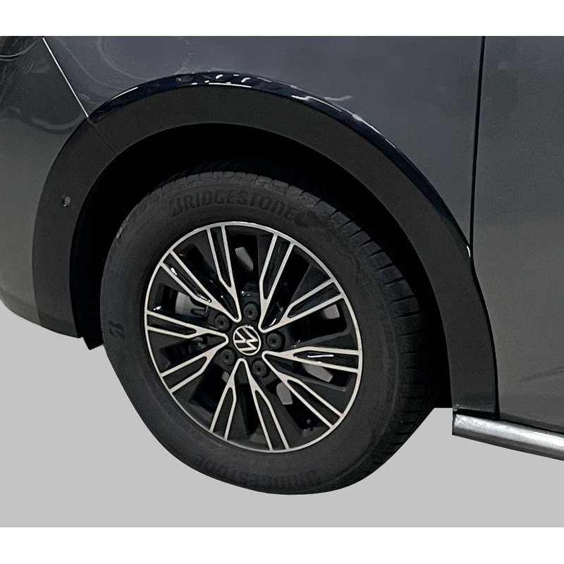 RGM Set extensions de garde-boue sur mesure pour Volkswagen T7 Multivan 2021- empattement court - Noir brillant (avec Park Assist)