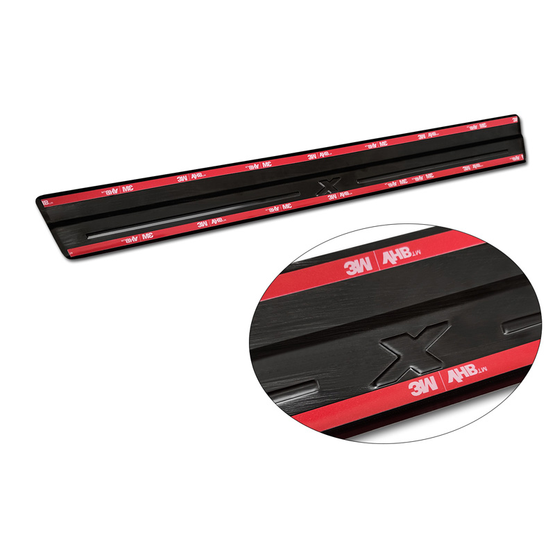 Seuils de portes inox noir sur mesure pour Toyota Aygo X 2022- 'Lines X' - 4-pièces