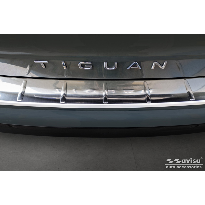 Protection de seuil arrière inox sur mesure pour Volkswagen Tiguan (CT1) 2024- 'Ribs'