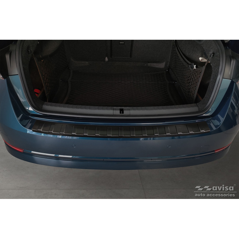 Protection de seuil arrière inox noir sur mesure pour Skoda Octavia IV Liftback 2020-2024 & FL 2024- 'Ribs'