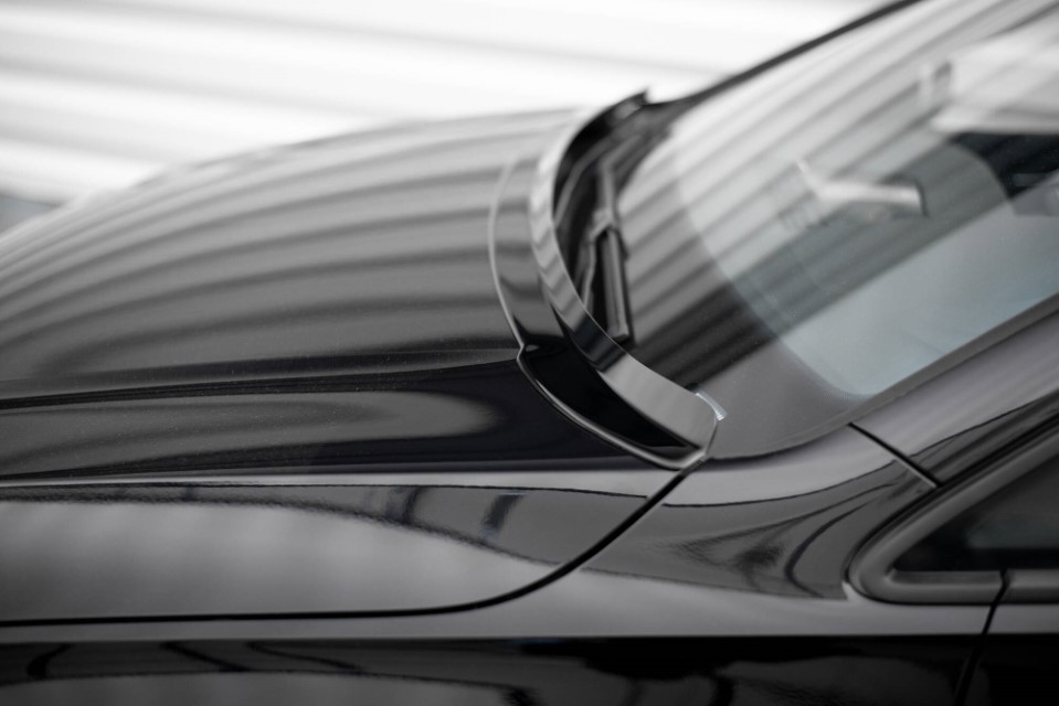 Motorkap Spoiler Volkswagen Golf 8 alle Maxton Glans Zwart