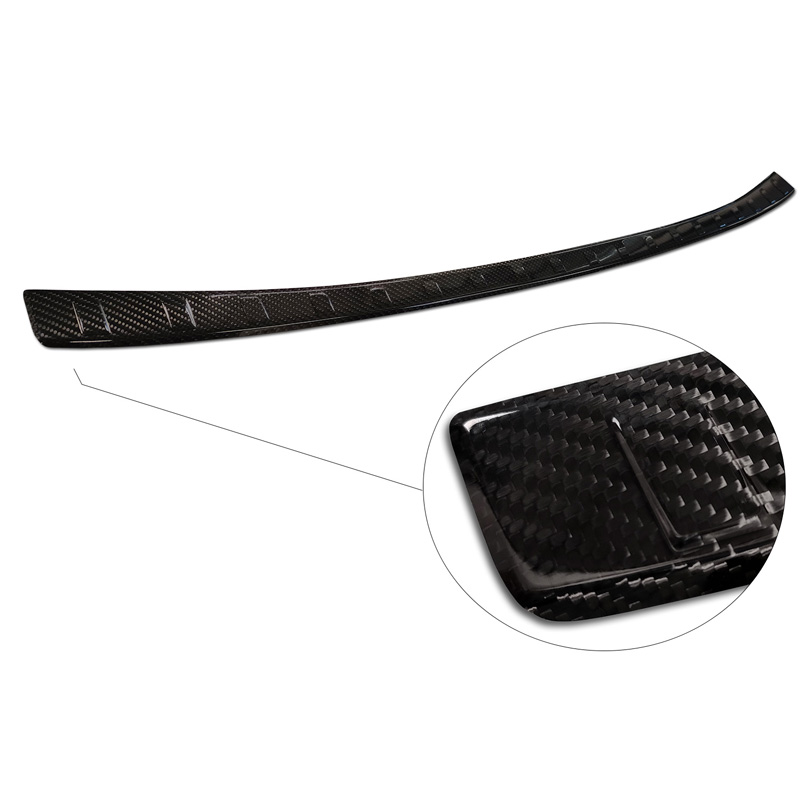 Protection de seuil arrière carboné 3D sur mesure pour Nissan Qashqai III 2021- 'Ribs'
