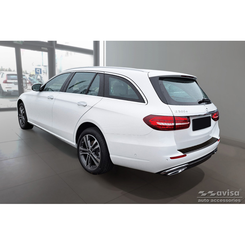 Protection de seuil arrière inox noir mat sur mesure pour Mercedes Classe-E W213 Kombi 2016- 'Ribs'