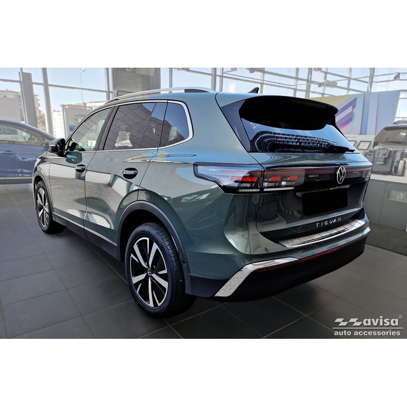 Protection de seuil arrière inox sur mesure pour Volkswagen Tiguan (CT1) 2024- 'Ribs'