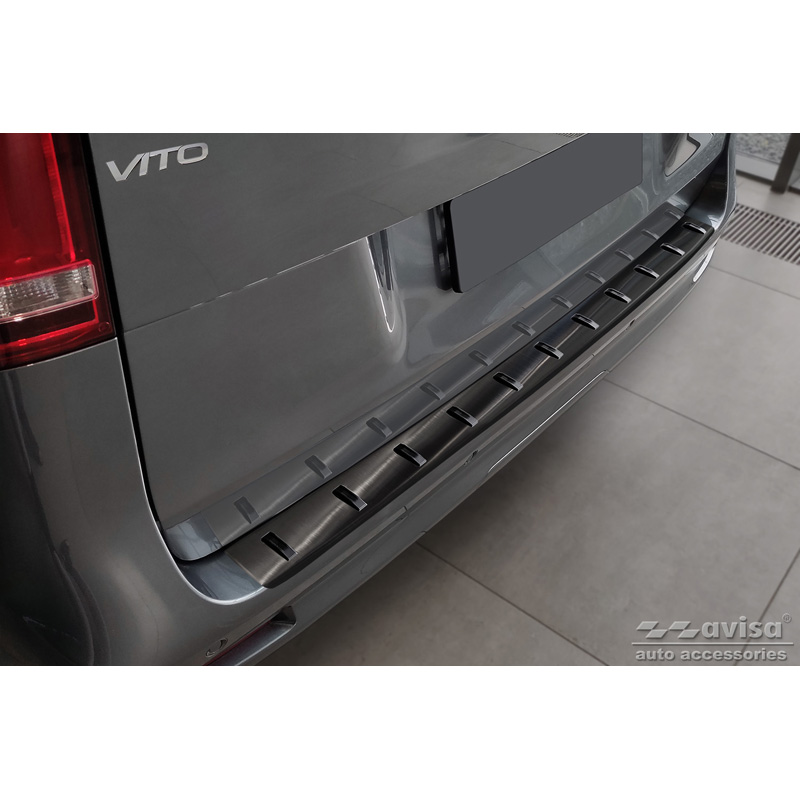 Protection de seuil arrière inox noir sur mesure pour Mercedes Vito / Classe V 2014-2019 & Facelift 2019- (hayon) 'STRONG EDITION'