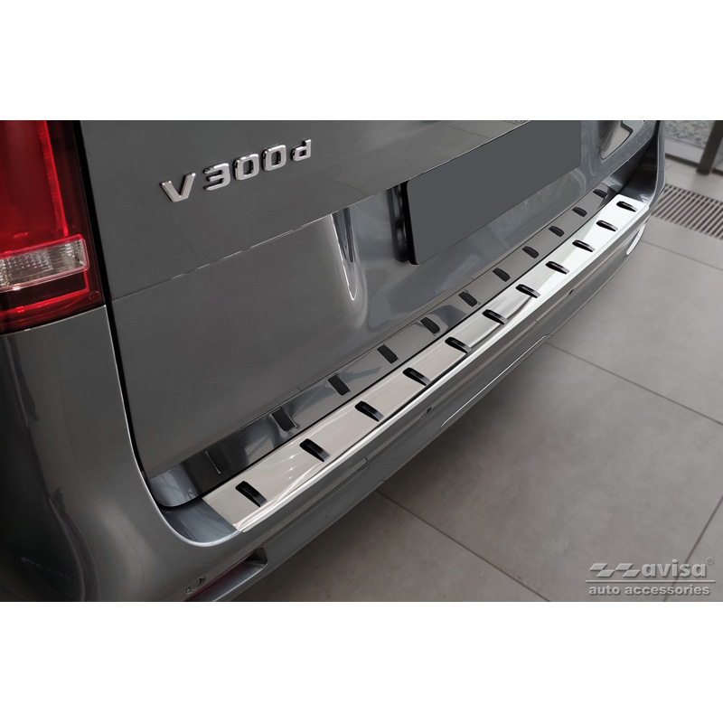 Protection de seuil arrière inox sur mesure pour Mercedes Vito / Classe V 2014-2019 & Facelift 2019- (hayon) 'STRONG EDITION'