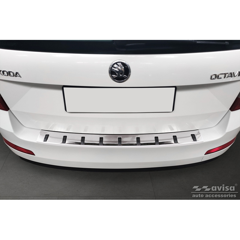 Protection de seuil arrière inox sur mesure pour Skoda Octavia III Combi 2013-2017 'STRONG EDITION'