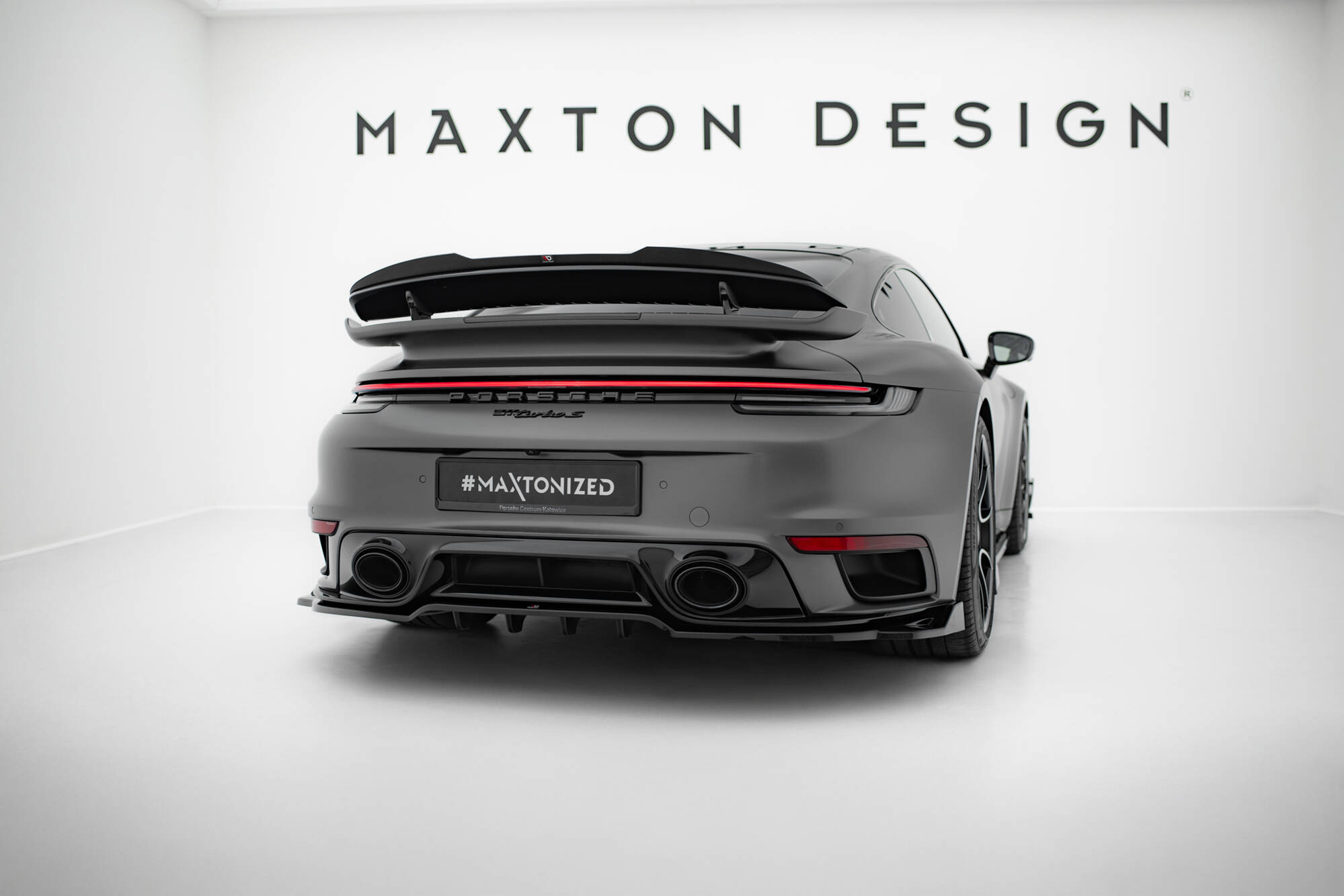 Spoiler Cap Porsche 911 Turbo S Sport Package 992 Maxton Glanzend zwart