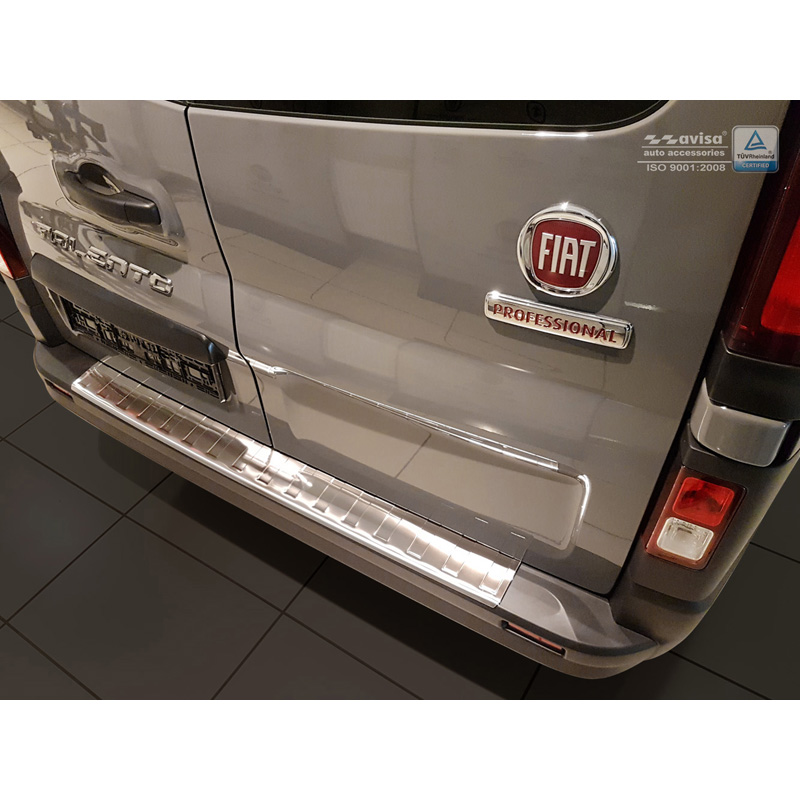 Protection de seuil arrière inox sur mesure pour Opel Vivaro 2014-2019 & Renault Trafic 2014-2019 & FL 2019- / Fiat Talento 2016- / Nissan NV300 2016-2019 & FL 2019-2021 & FL 2021- 'Ribs' (Longue 118cm)