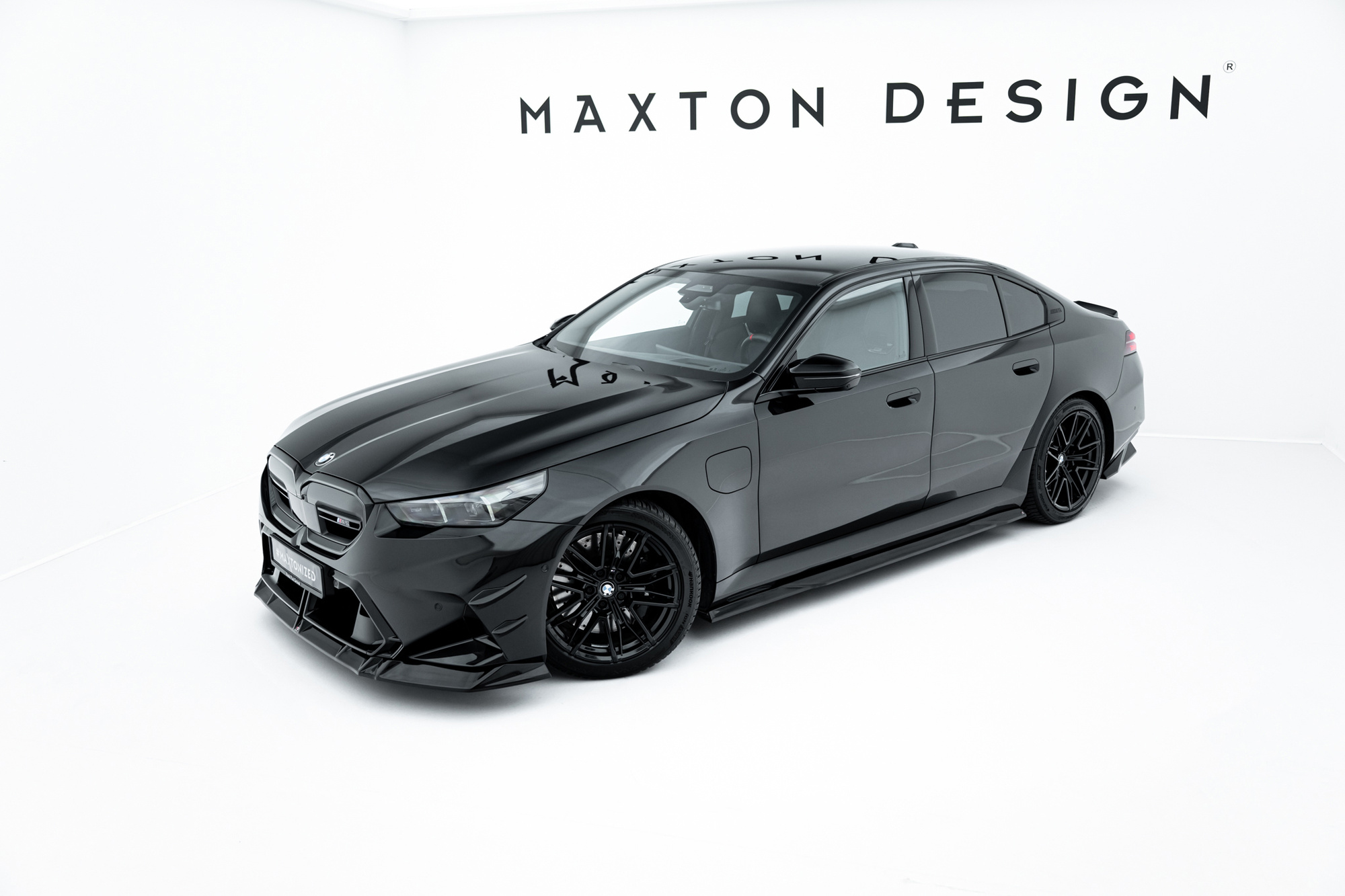 Bodykit passend voor BMW M5 G90 Maxton Glanzend zwart